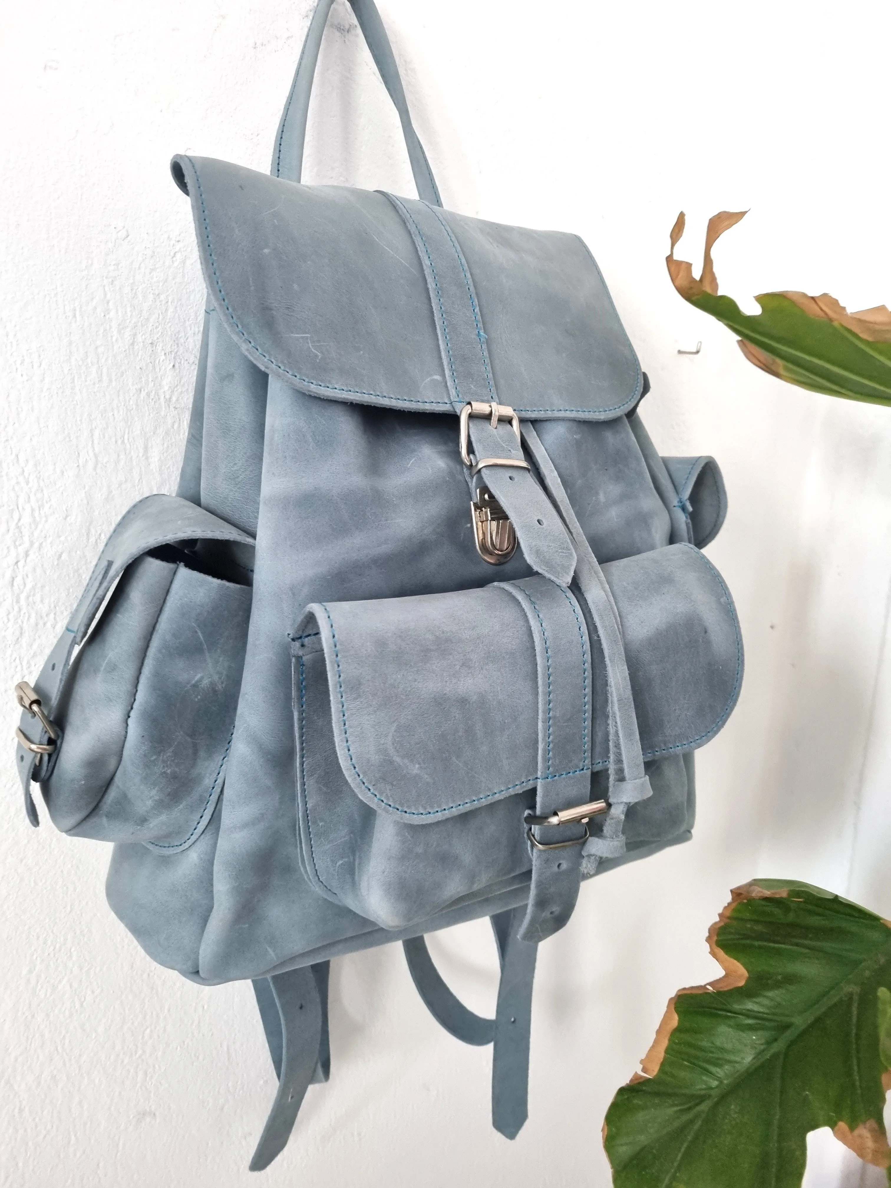 Feeling blue leather bag