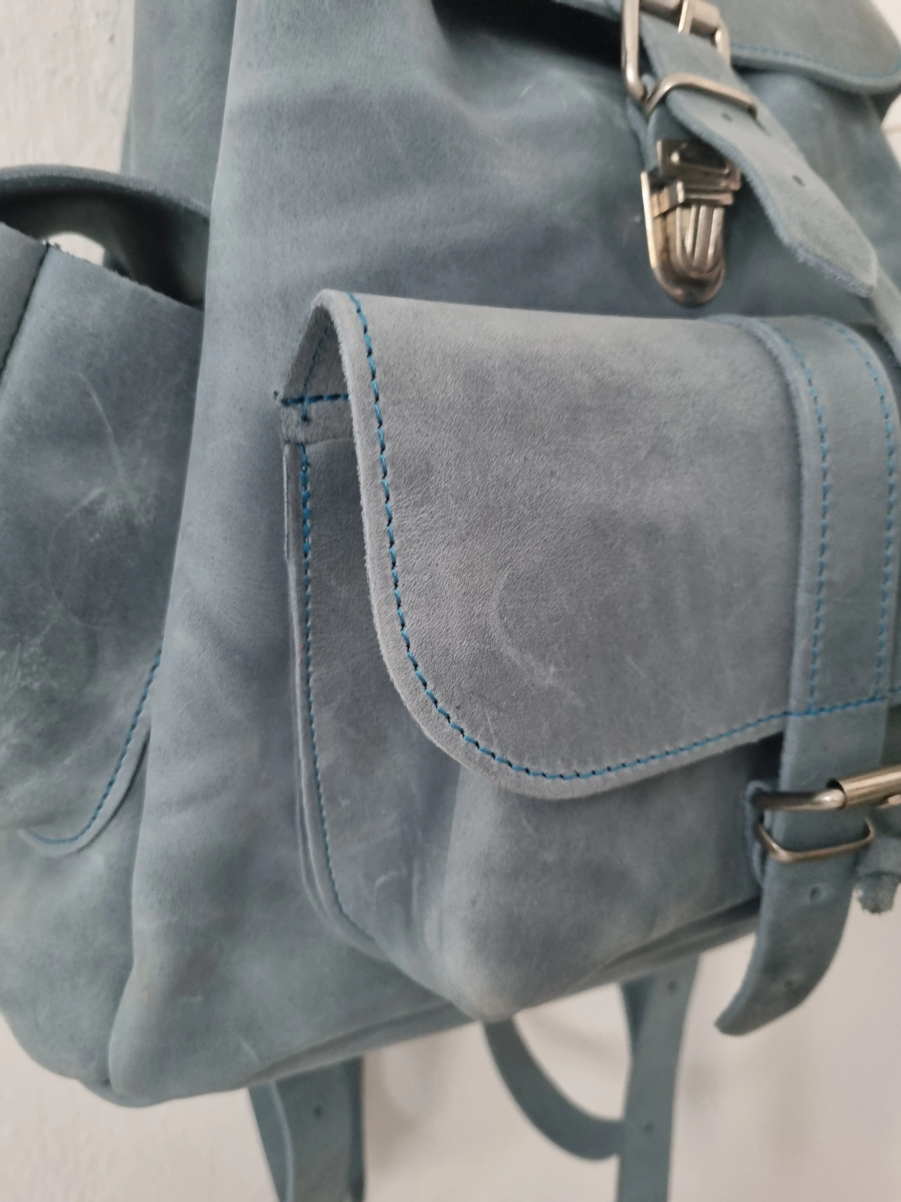 Feeling blue leather bag