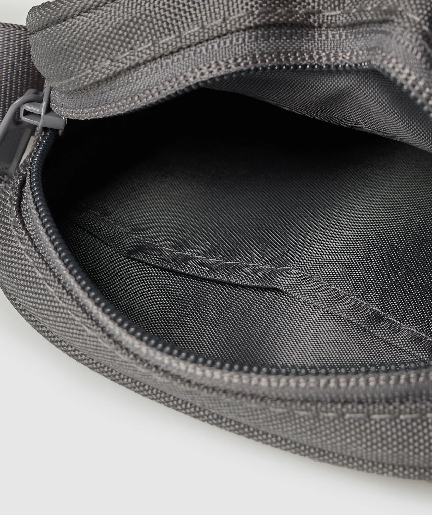 Gymshark Sharkhead Side Bag - Graphite Grey