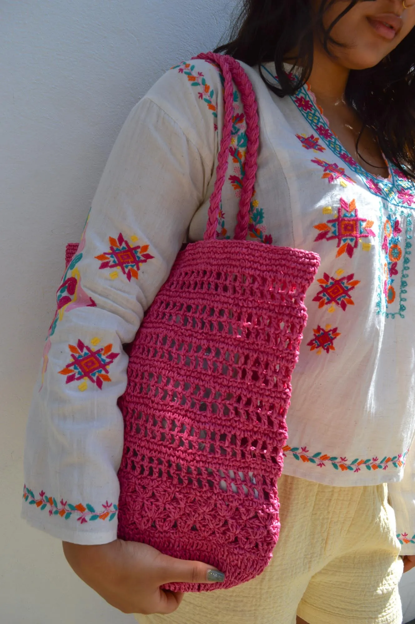 Indi & Cold Pink Fluorescent Raffia Bag