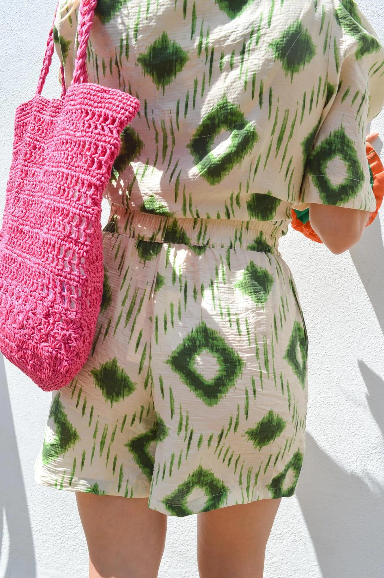 Indi & Cold Pink Fluorescent Raffia Bag