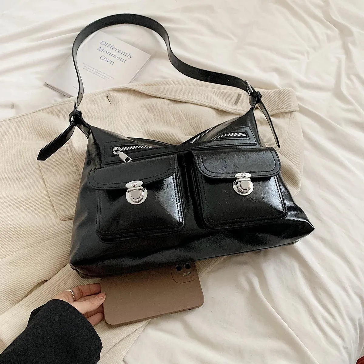 Large Shoulder Bags Leather Retro Outer Push Lock Pockets Zipper Women Handbags