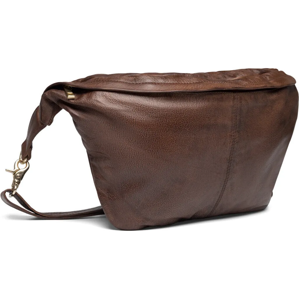 Leather bumbag with covered front zipper / 15234 - Brandy