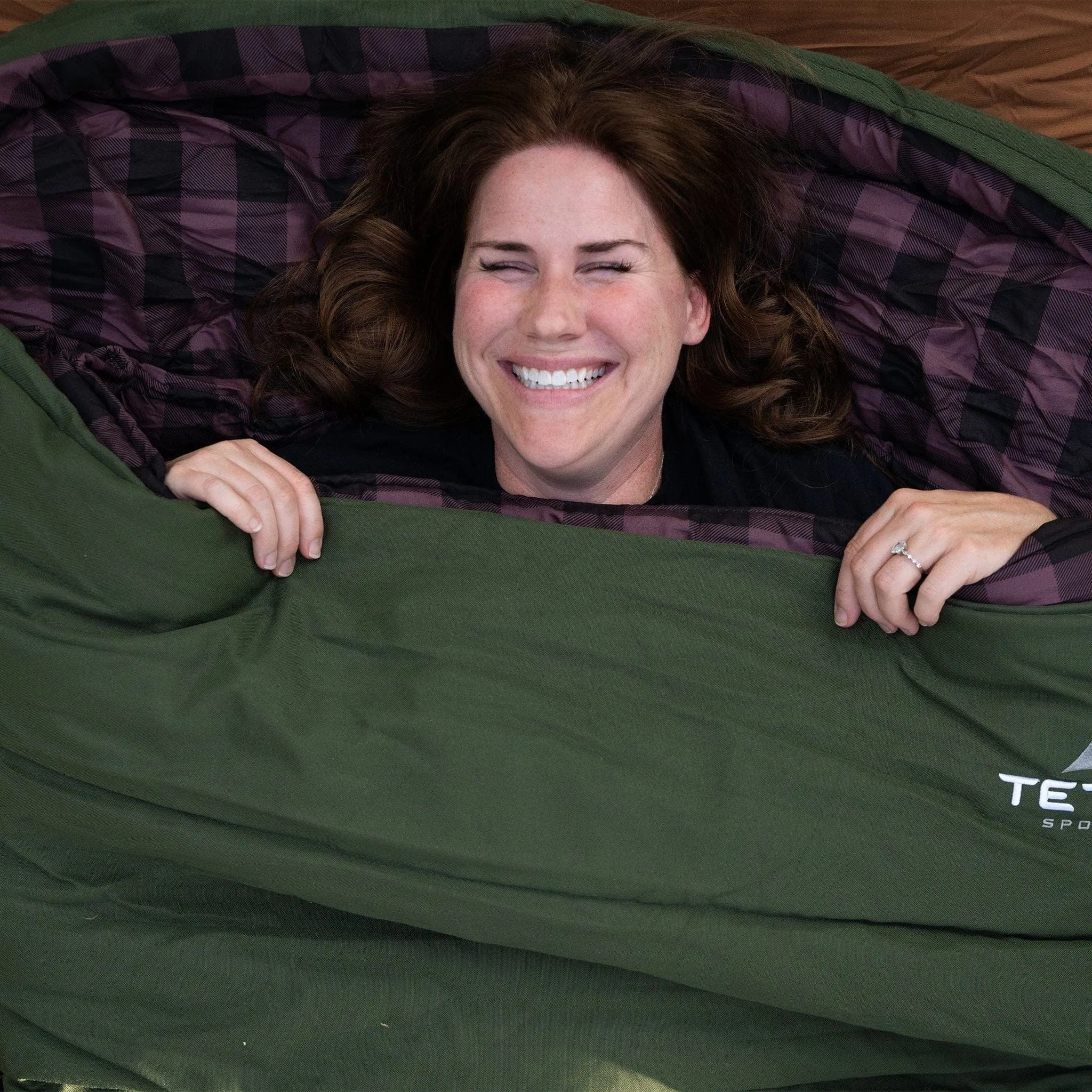 Teton Sports Bridger -18˚c/0˚f Canvas Sleeping Bag in Green and Rose